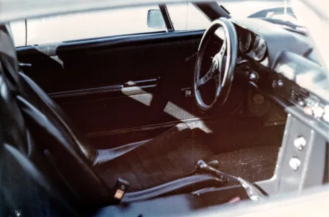 76-914-black-interior